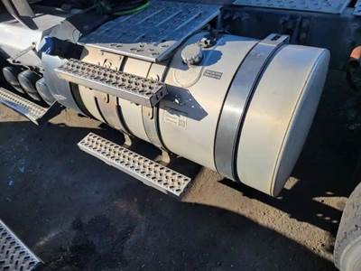 Mack Pinnacle CXU613 Left Fuel Tank for a Mack CXU613