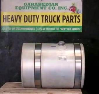 Mack Pinnacle CXU613 Right Fuel Tank for a Mack CXU613