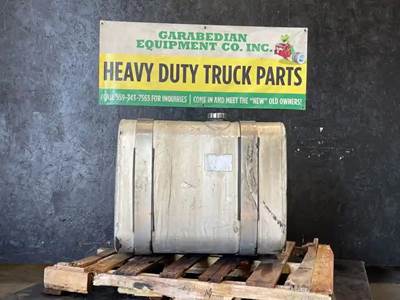 Mack Pinnacle CXU613 Right Fuel Tank for a Mack CXU613