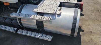 Mack Pinnacle CXU613 Left Fuel Tank for a Mack CXU613