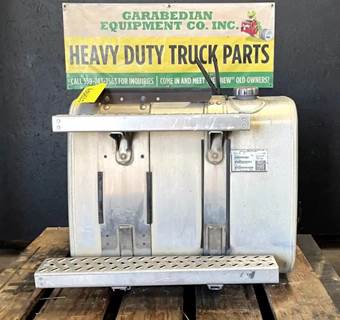 Mack Pinnacle CXU613 Left Fuel Tank for a Mack CXU613