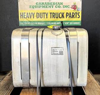 Mack Pinnacle CXU613 Right Fuel Tank for a Mack CXU613