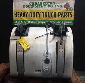 Mack Pinnacle CXU613 Right Fuel Tank for a Mack CXU613