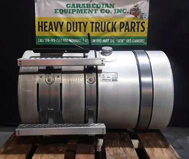 Mack Pinnacle CXU613 Left Fuel Tank for a Mack CXU613