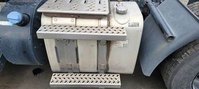 Mack Pinnacle CXU613 Left Fuel Tank for a Mack CXU613