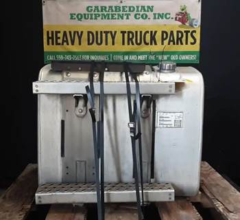 Mack Pinnacle CXU613 Left Fuel Tank for a Mack CXU613