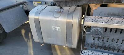Mack Pinnacle CXU613 Right Fuel Tank for a Mack CXU613