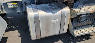 Mack Pinnacle CXU613 Right Fuel Tank for a Mack CXU613