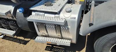 Mack Pinnacle CXU613 Left Fuel Tank for a Mack CXU613