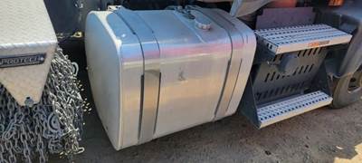 Mack Pinnacle CXU613 Right Fuel Tank for a Mack CXU613