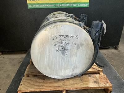 Mack Pinnacle CXU613 Right Fuel Tank for a Mack CXU613