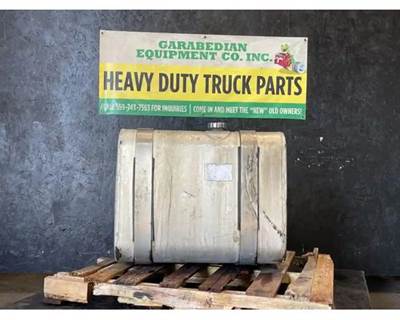 Mack Pinnacle CXU613 Right Fuel Tank for a Mack CXU613