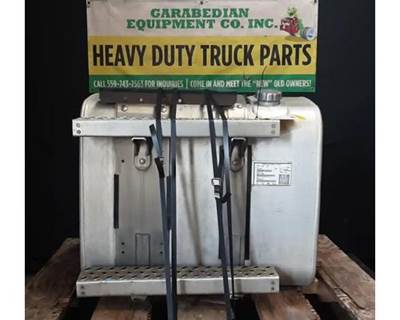 Mack Pinnacle CXU613 Left Fuel Tank for a Mack CXU613