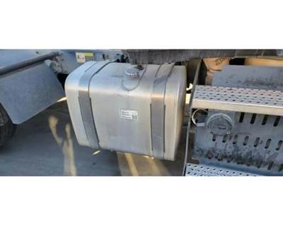 Mack Pinnacle CXU613 Right Fuel Tank for a Mack CXU613