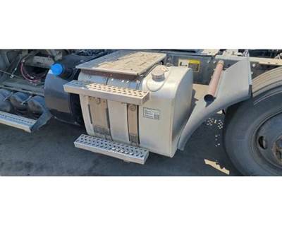 Mack Pinnacle CXU613 Left Fuel Tank for a Mack CXU613
