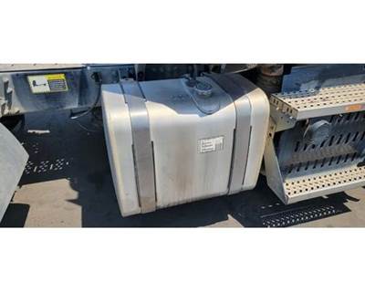 Mack Pinnacle CXU613 Right Fuel Tank for a Mack CXU613