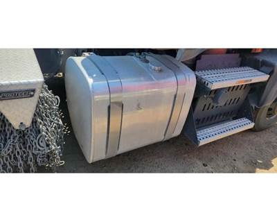 Mack Pinnacle CXU613 Right Fuel Tank for a Mack CXU613