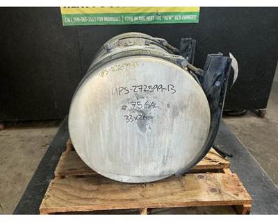 Mack Pinnacle CXU613 Right Fuel Tank for a Mack CXU613