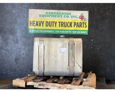 Mack Pinnacle CXU613 Fuel Tank for a Mack CXU613