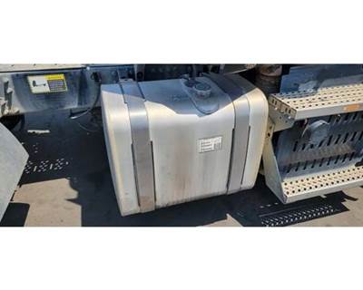 Mack Pinnacle CXU613 Right Fuel Tank for a Mack CXU613