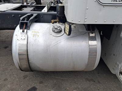 Peterbilt 384 Right Fuel Tank