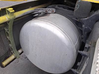 Peterbilt 587 Left Fuel Tank