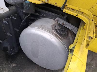 Peterbilt 587 Right Fuel Tank
