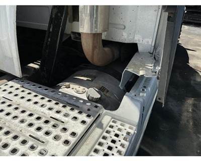 Volvo VNL Fuel Tank