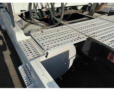 Volvo VNL Fuel Tank