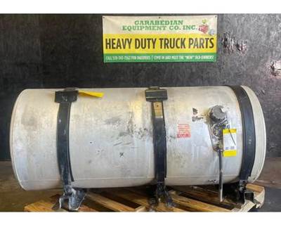 Volvo VNL670 Right Fuel Tank