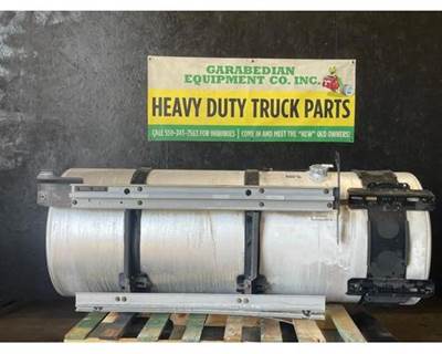 Volvo VNL670 Left Fuel Tank for a Volvo VN670