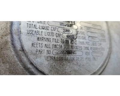 Volvo VNL670 Right Fuel Tank