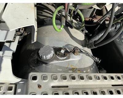 Volvo VNL780 Left Fuel Tank