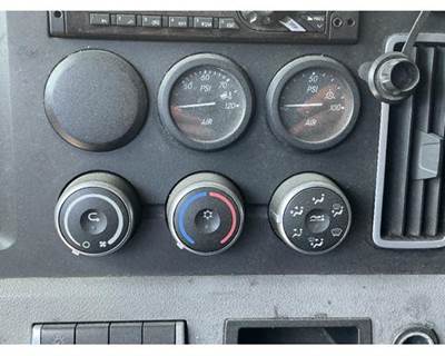 Used 2018 Freightliner Cascadia 126 Center Dash Air Gauges (X2)