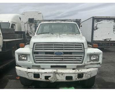 1985 Ford F-700 Front End Grille
