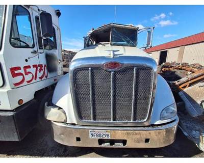 Used 2013 Peterbilt 384 Hood Grille with Emblem