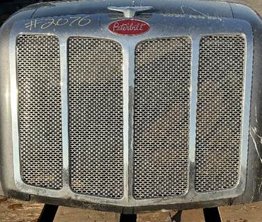 Peterbilt 579 Grille