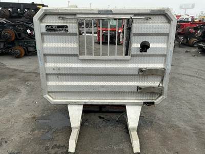 International 9200i Headache Rack