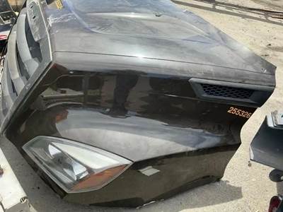 Freightliner Cascadia 116 Headlight Assembly for a Freightliner Cascadia 116 Day Cab