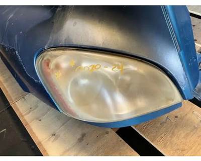Freightliner Cascadia 125 Right Headlight Assembly