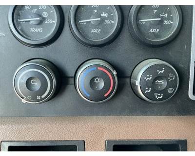 2019 Freightliner Cascadia 126 Heater / AC Temperature Control Switches