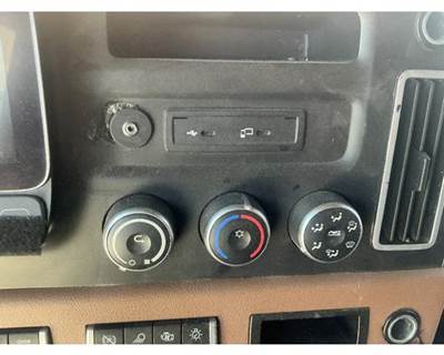 Used 2024 Freightliner Cascadia 126 Temperature Control Dials