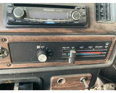 Used 1994 Freightliner FLC Heater/AC Temperature Control Dials