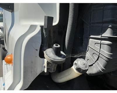 Freightliner Cascadia 113 Right Hood Hinge for a Freightliner CASCADIA