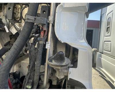 Freightliner Cascadia 126 Hood Hinge for a Freightliner CASCADIA