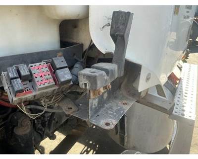 Freightliner Columbia 112 Hood Hinge for a Freightliner COLUMBIA