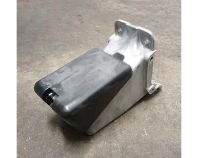 Peterbilt 579 Right Hood Hinge