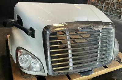 Freightliner Cascadia 113 Hood