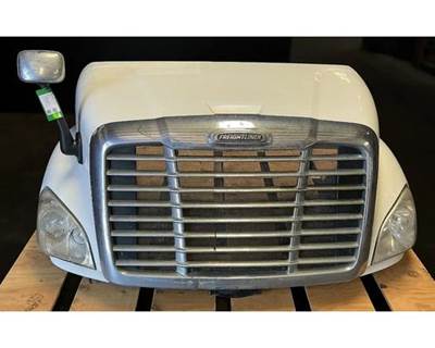 2011 Freightliner Cascadia 113 Hood 36.5" Complete, Part # A17-15588-000
