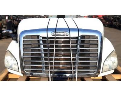 2012 Freightliner Cascadia 113 Hood 36.5"L Set Back Axle, Part # A17-15588-000